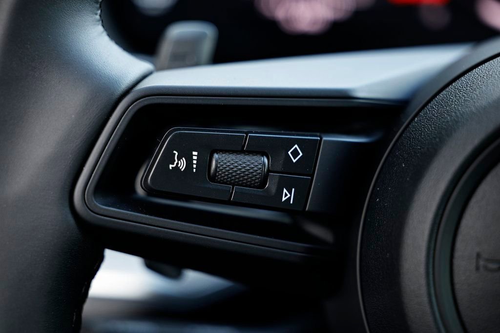 Certified 2026 Porsche Cayenne E-Hybrid AWD/4WD image 36