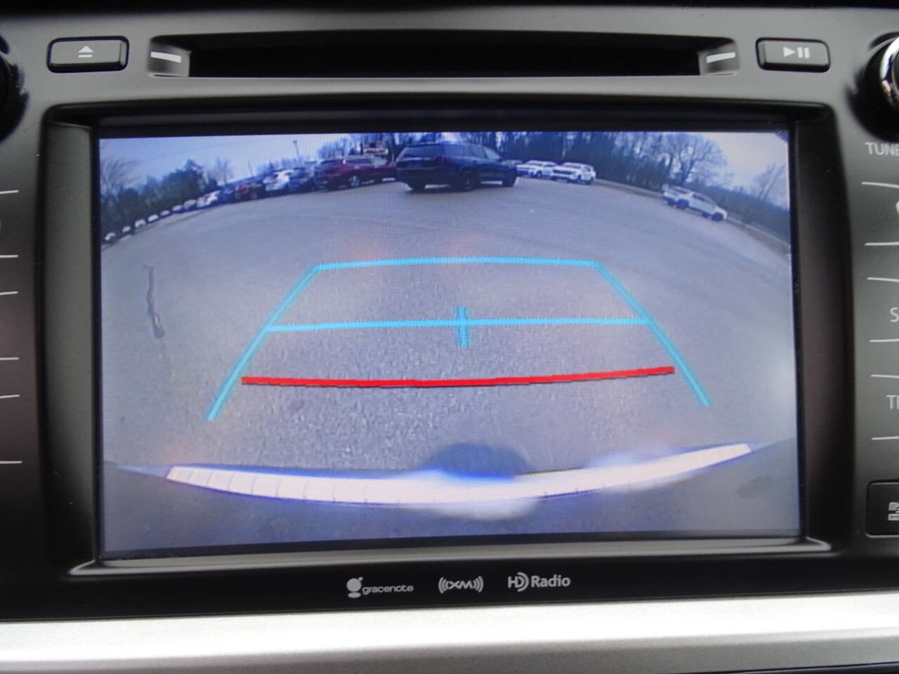 Used 2017 Toyota Highlander XLE image 28