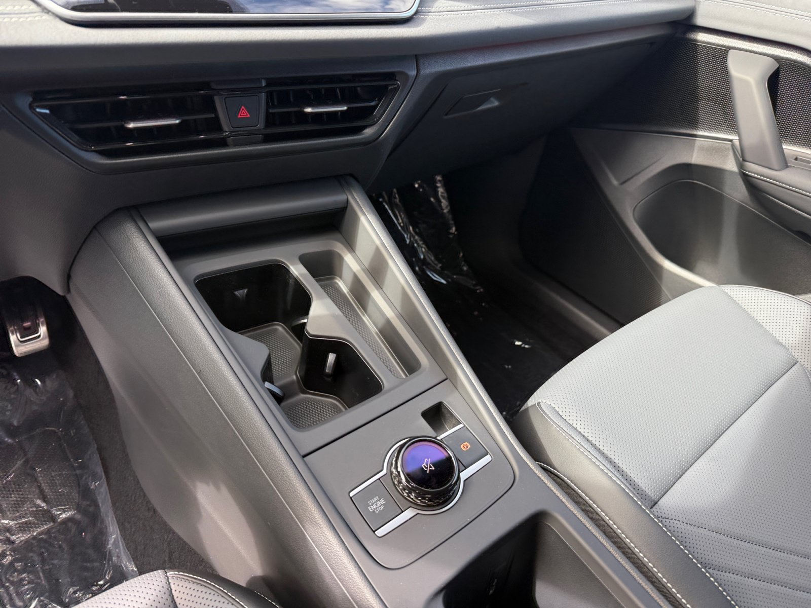 New 2026 Volkswagen Tiguan SE R-Line AWD/4WD image 13