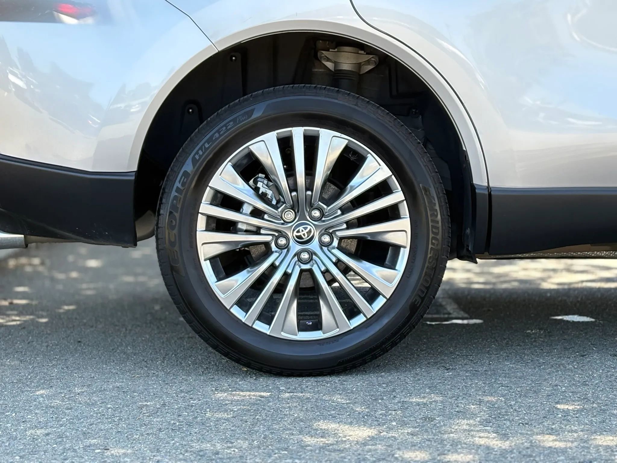 Used 2021 Toyota Venza XLE AWD/4WD image 32