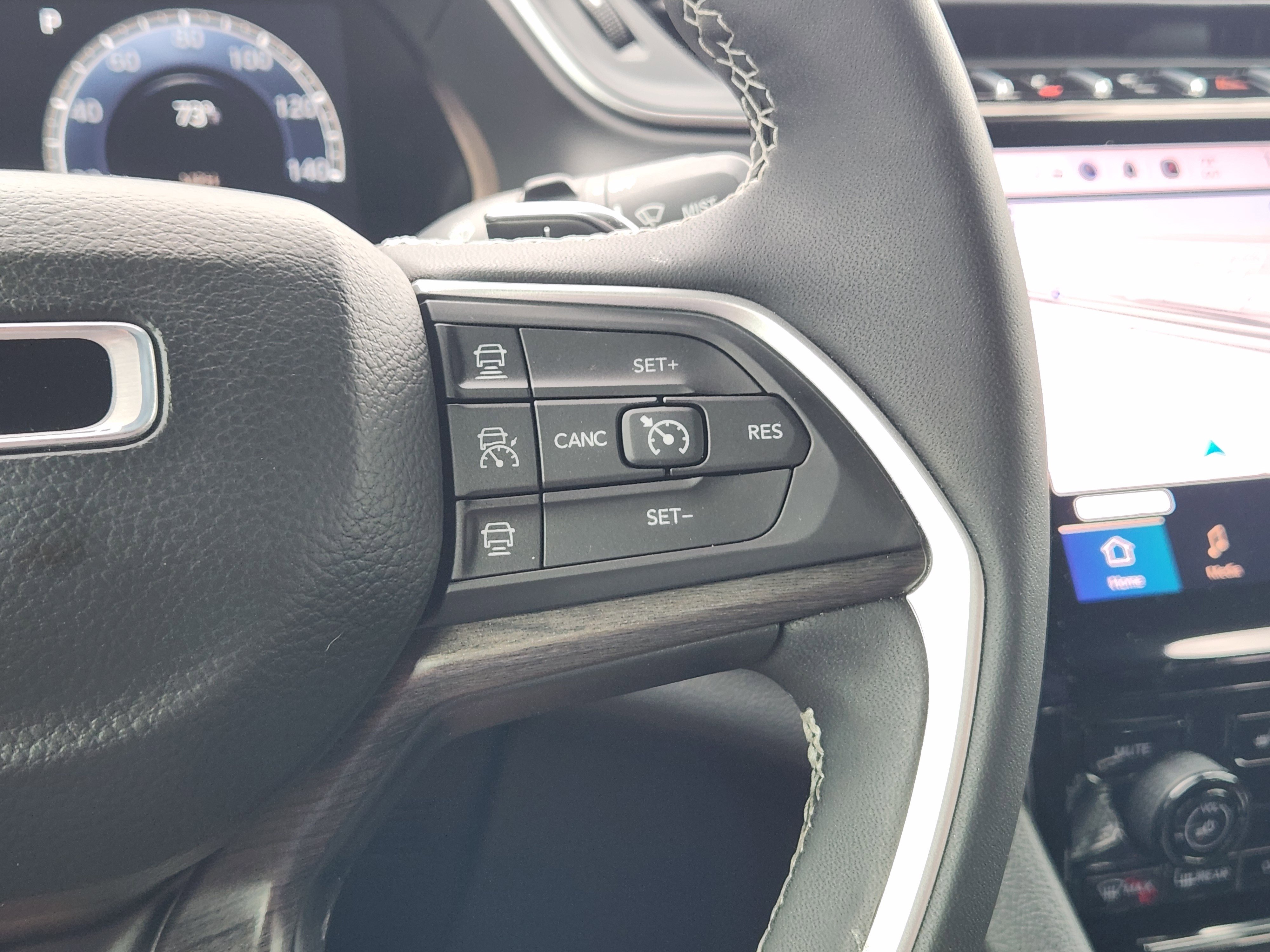 Used 2024 Jeep Grand Cherokee L Limited image 28