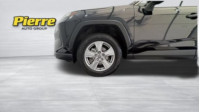 Used 2025 Toyota RAV4 XLE FWD image 10