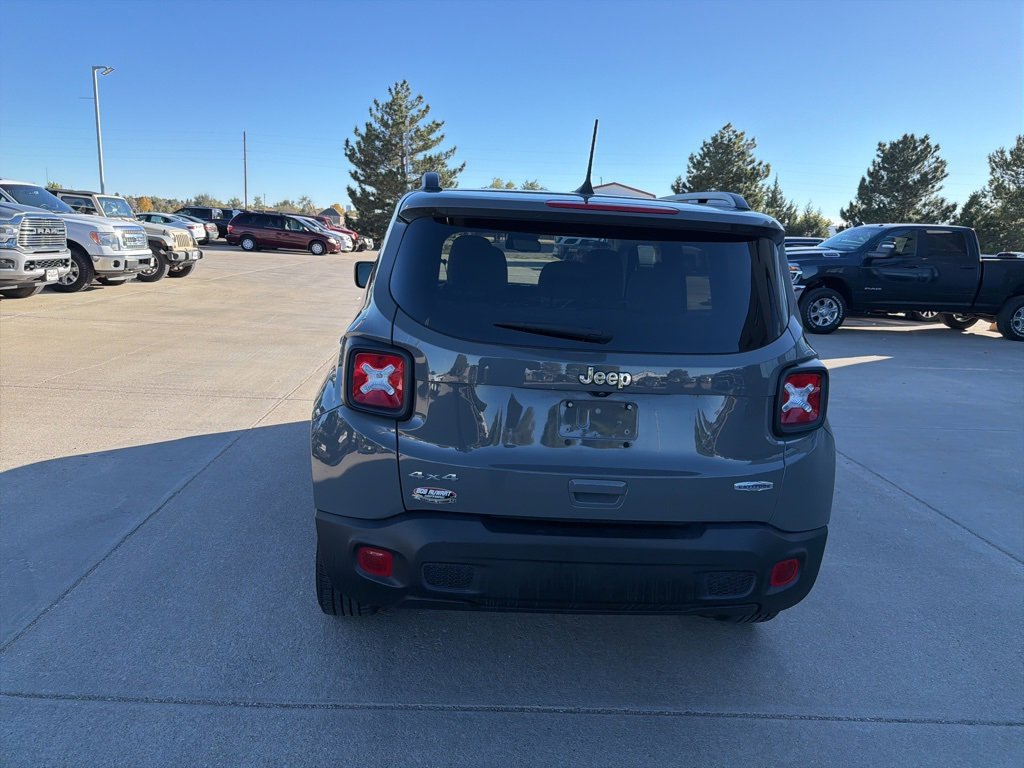 Used 2021 Jeep Renegade Latitude w/ Convenience Group image 3