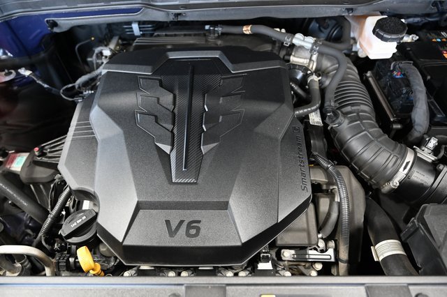 Used 2022 Kia Carnival LX image 32