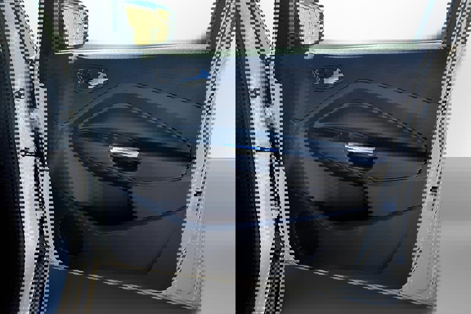 Used 2017 Ford C-MAX SE image 26