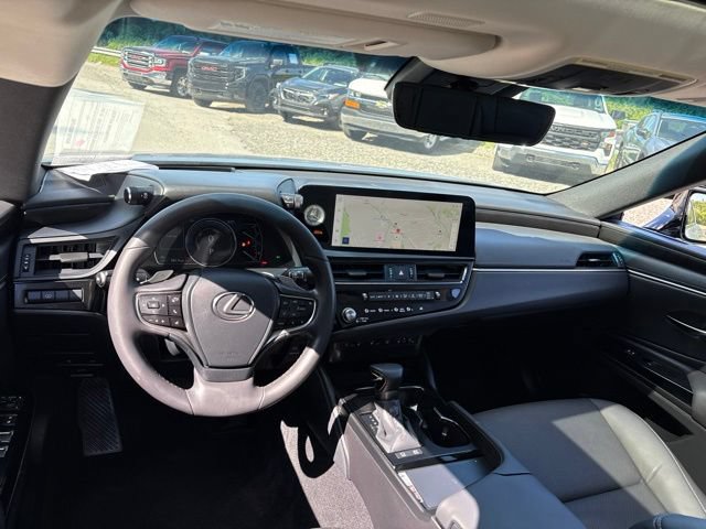 Used 2024 Lexus ES 300h w/ Premium Package FWD image 11