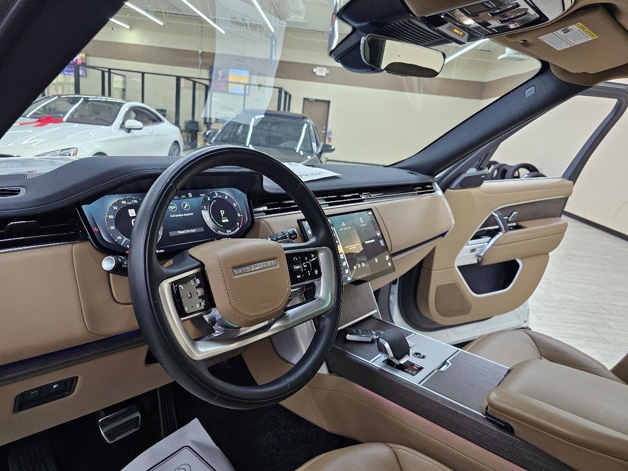 Used 2025 Land Rover Range Rover SE AWD/4WD image 20