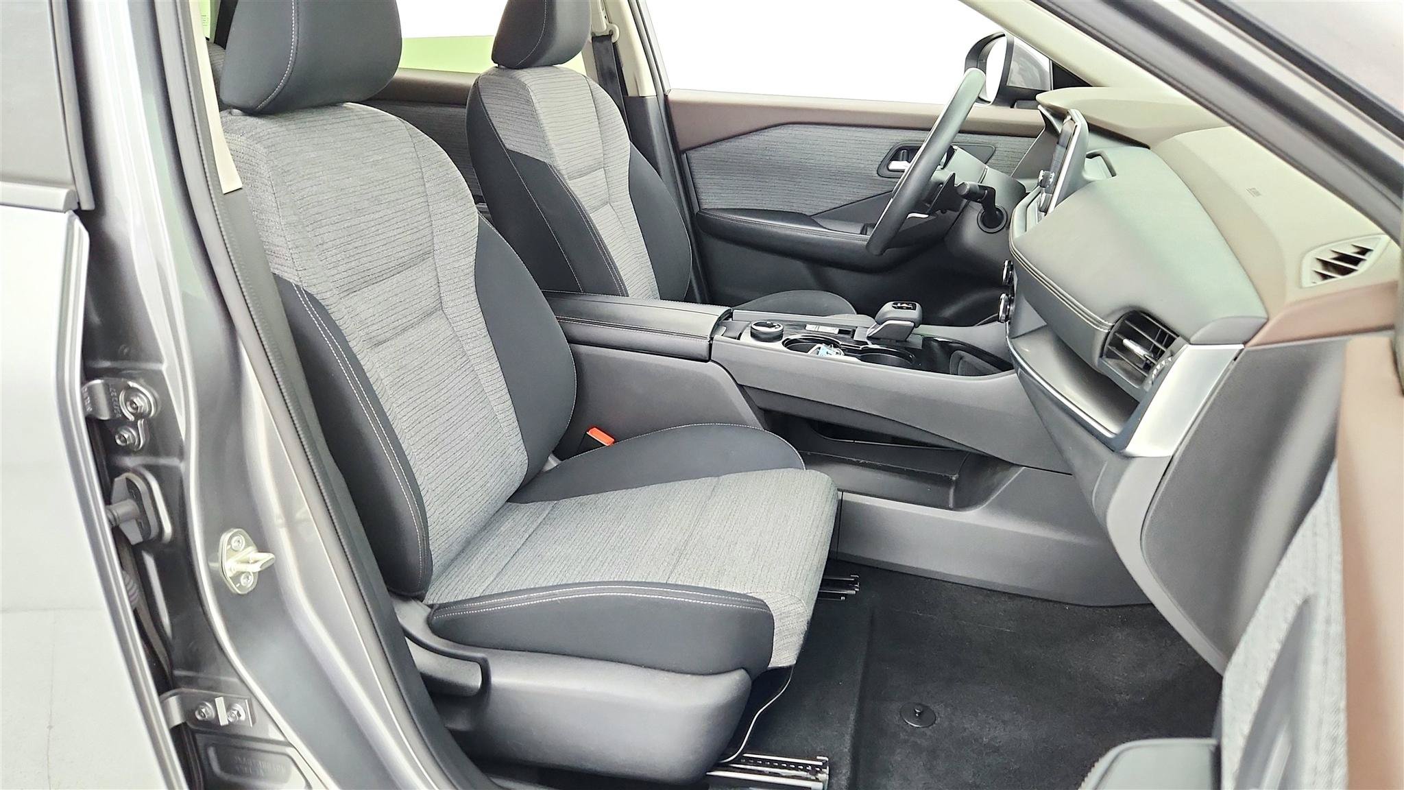 Used 2023 Nissan Rogue SV AWD/4WD image 19