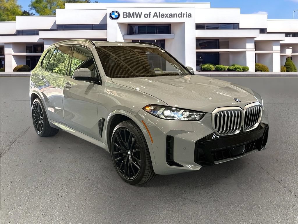 Used 2025 BMW X5 xDrive40i w/ M Sport Package AWD/4WD image 3