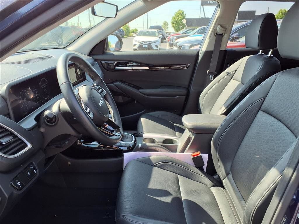 Used 2025 Kia Seltos EX AWD/4WD image 24