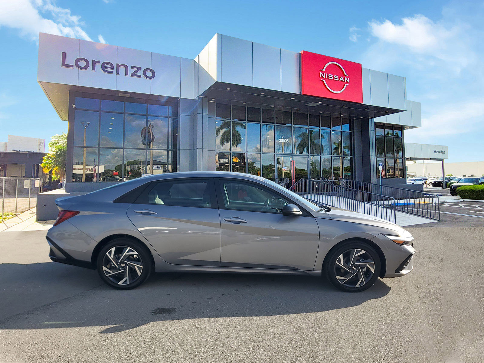 Used 2025 Hyundai Elantra Sport image 4