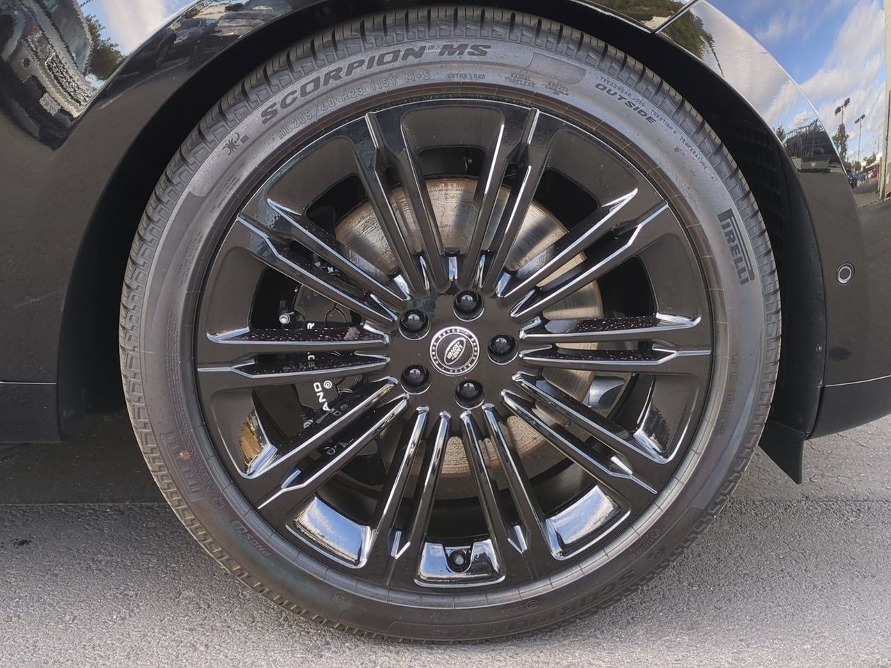 New 2025 Land Rover Range Rover SV AWD/4WD image 29