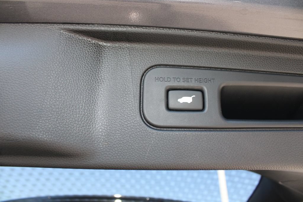 Certified 2025 Honda Pilot Black Edition image 35
