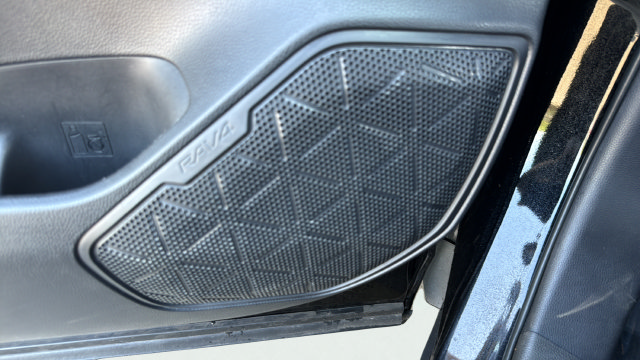 Used 2025 Toyota RAV4 XLE FWD image 11
