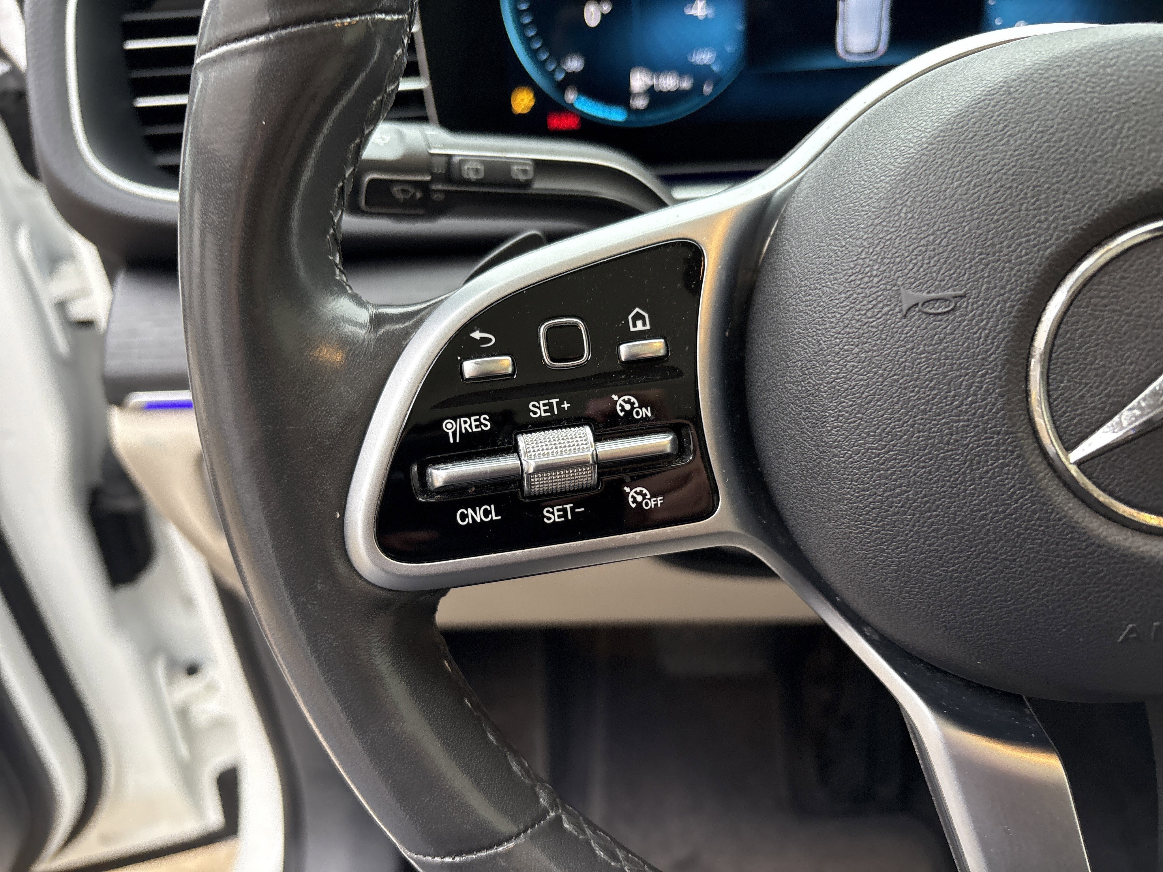 Used 2020 Mercedes-Benz GLE 350 4MATIC image 34