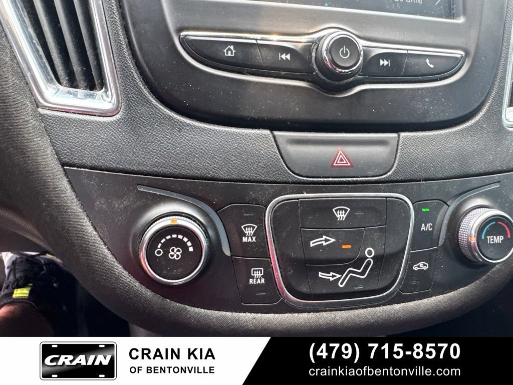 Used 2018 Chevrolet Malibu LT FWD image 19