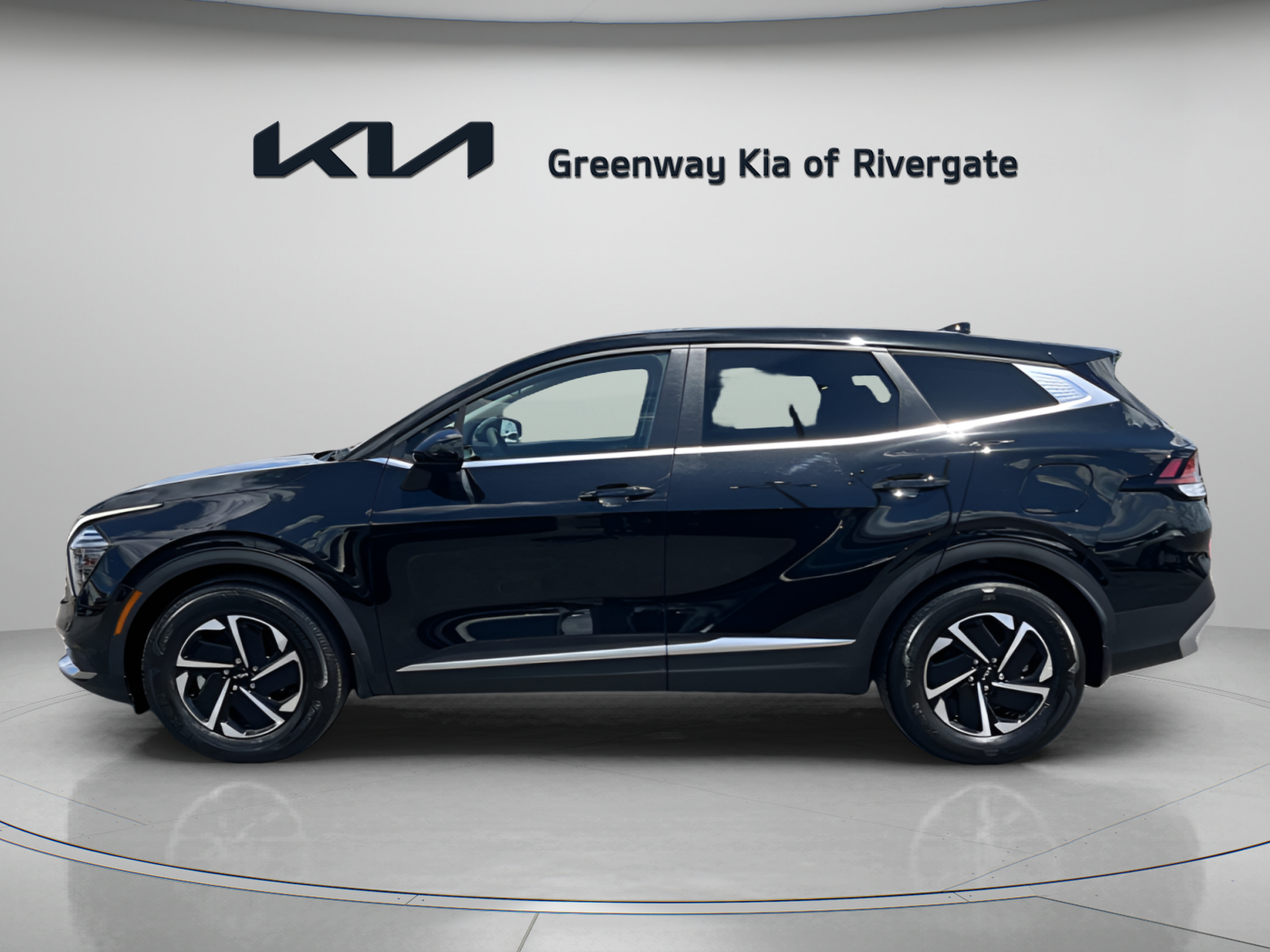 Used 2025 Kia Sportage LX FWD image 4