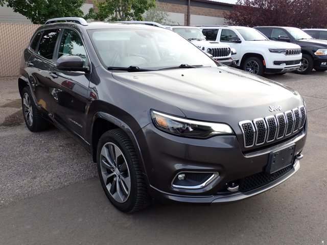 Used 2019 Jeep Cherokee Overland w/ Technology Group AWD/4WD image 3