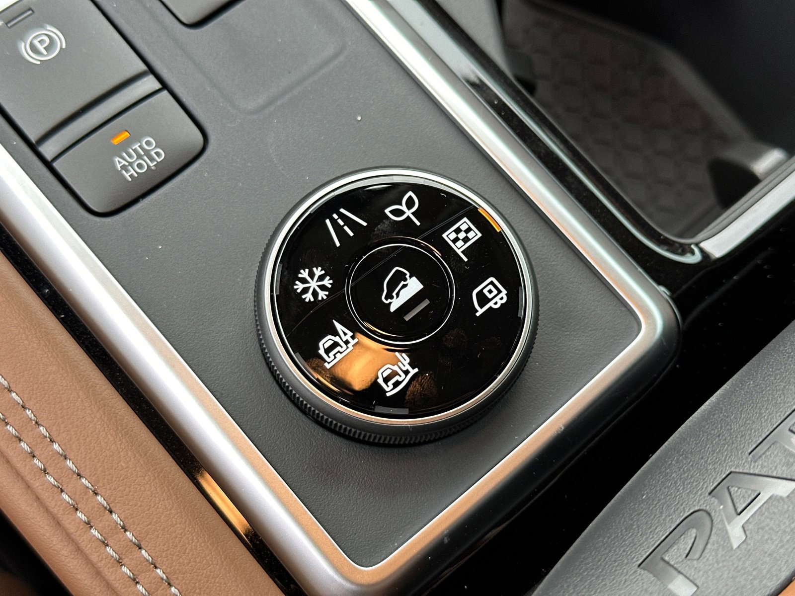 New 2025 Nissan Pathfinder Platinum w/ Cargo Package image 34