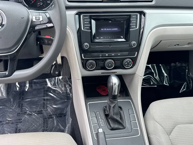 Used 2018 Volkswagen Passat 2.0T S w/ Driver Assistance Package FWD image 16