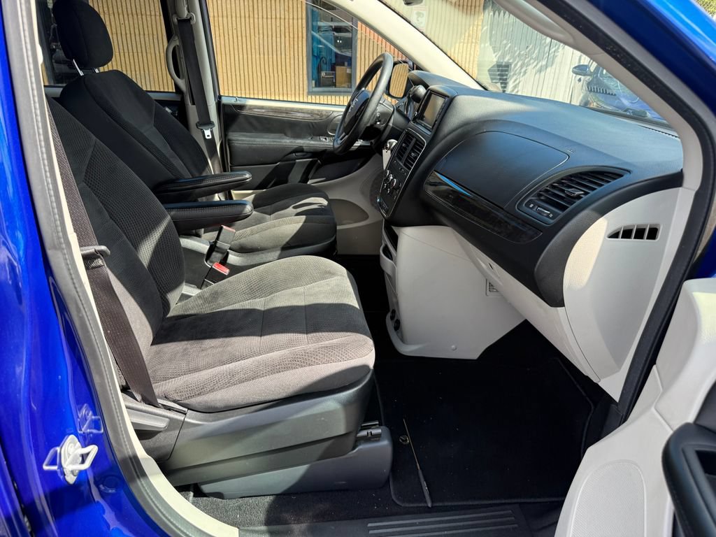 Used 2019 Dodge Grand Caravan SE FWD image 15