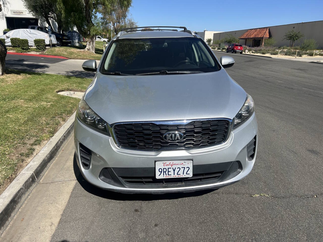 Used 2019 Kia Sorento FWD V6 w/ LX V6 Convenience Package image 3
