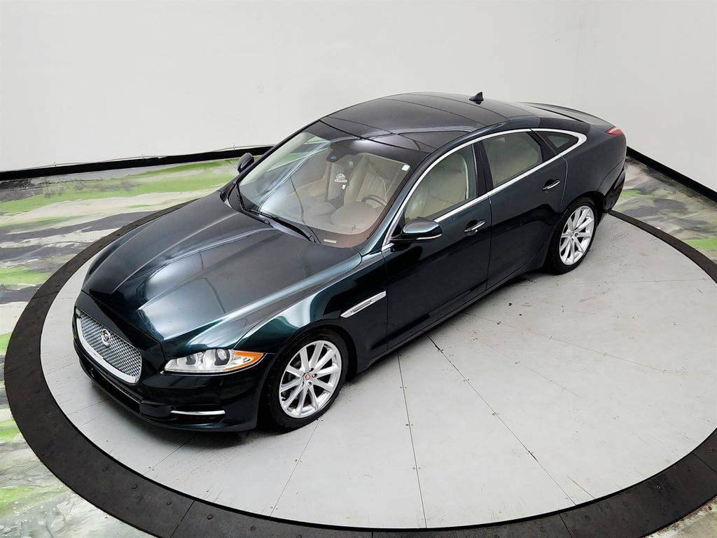 Used 2015 Jaguar XJ AWD image 9