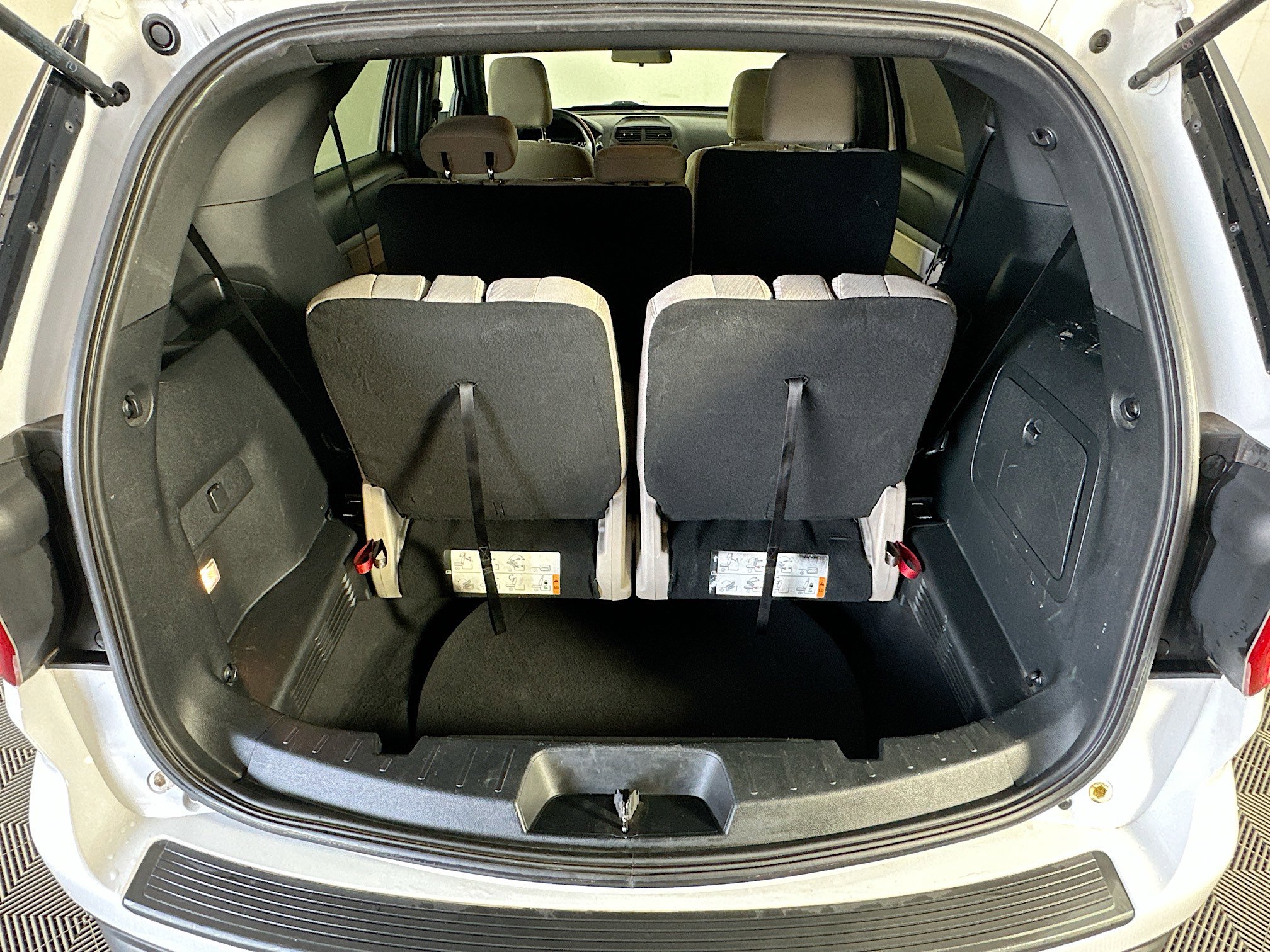 Used 2018 Ford Explorer FWD image 28