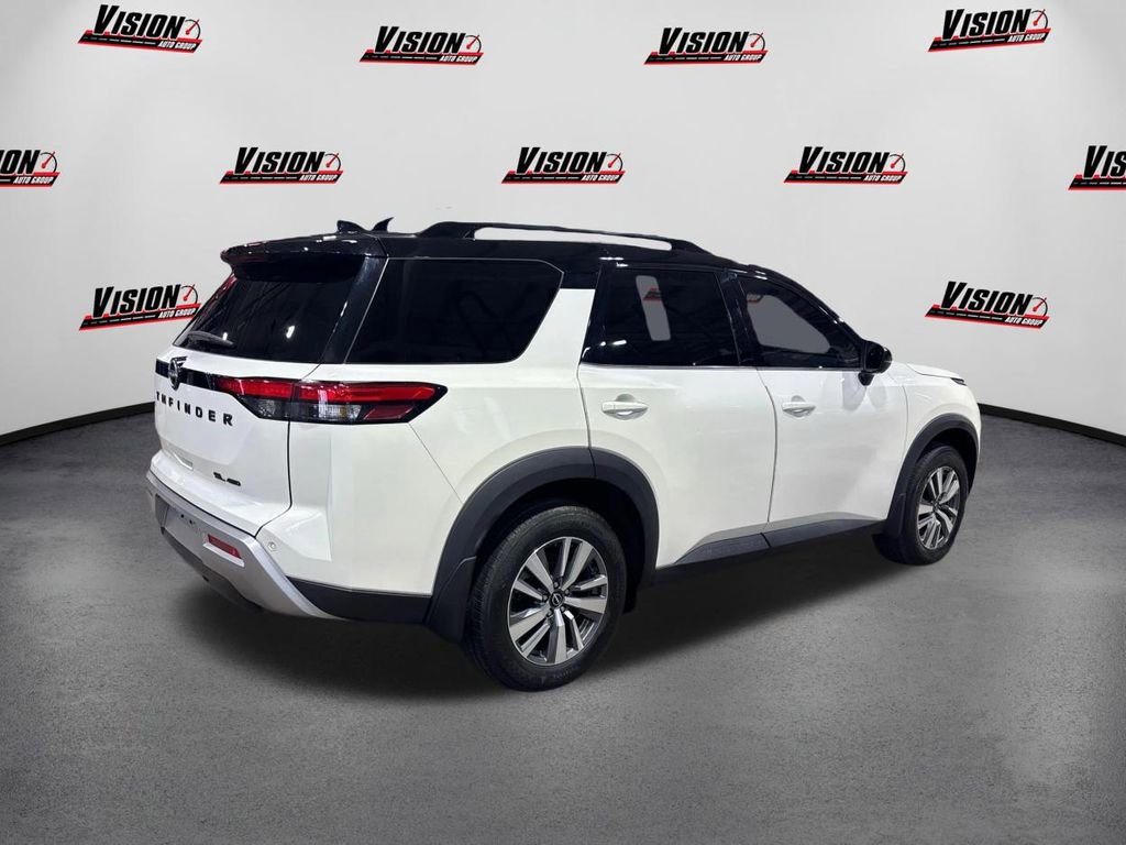 Used 2023 Nissan Pathfinder SL w/ Black Appearance Package image 5