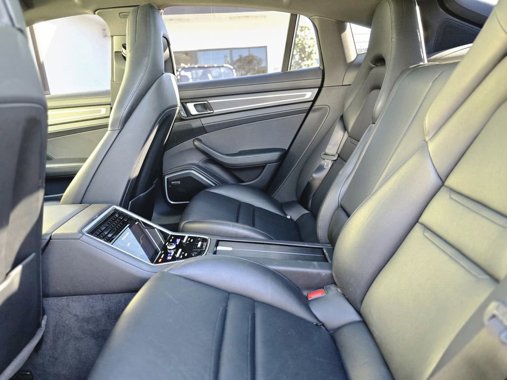 Used 2023 Porsche Panamera Platinum Edition image 16