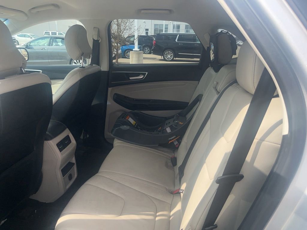 Used 2016 Ford Edge Titanium w/ Class II Trailer Tow Package AWD/4WD image 13