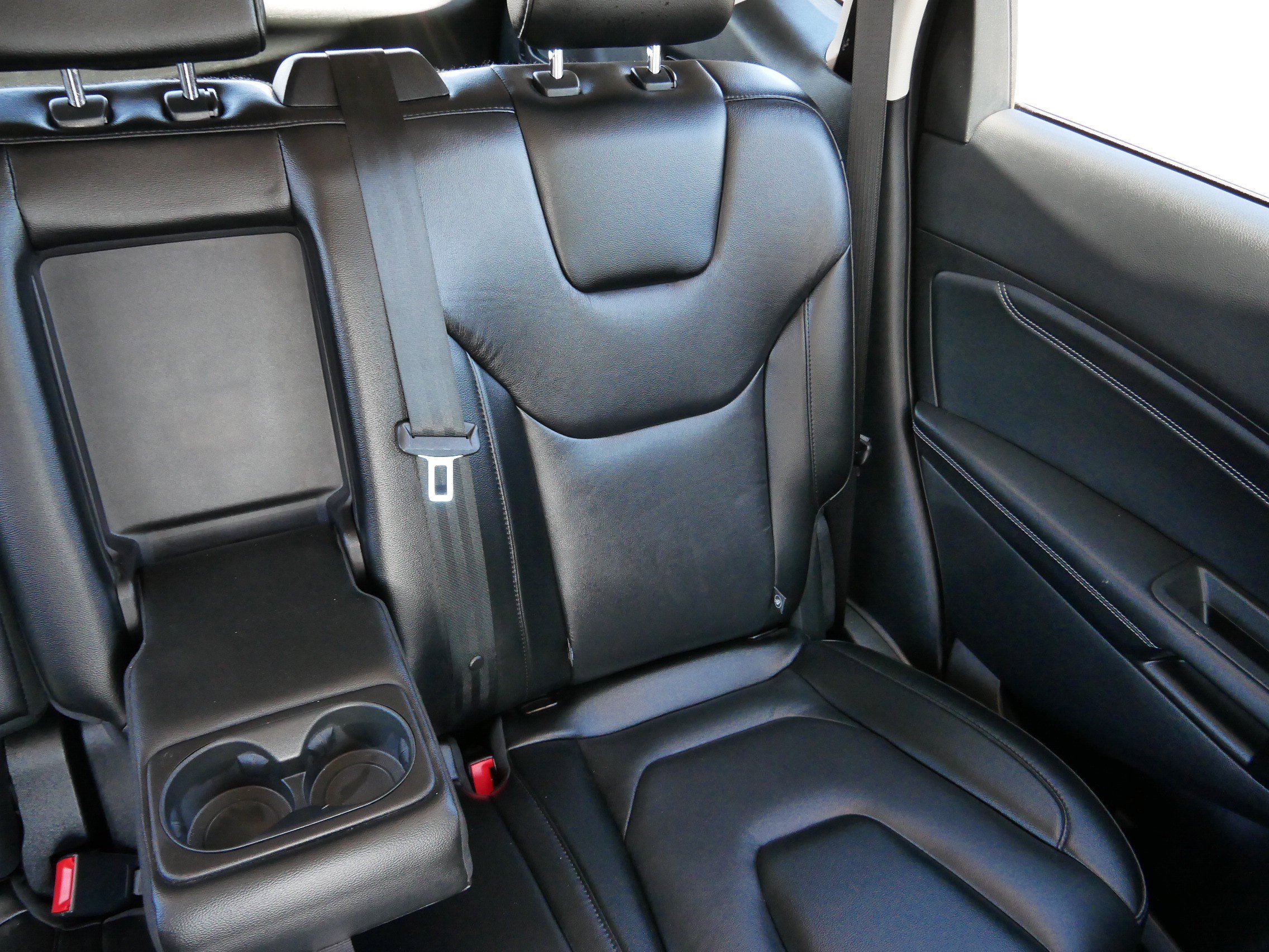 Used 2021 Ford Edge Titanium w/ Class II Trailer Tow Package AWD/4WD image 14