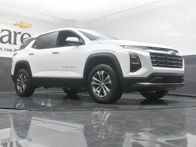 New 2026 Chevrolet Equinox LT w/ Safety and Technology Package image 2