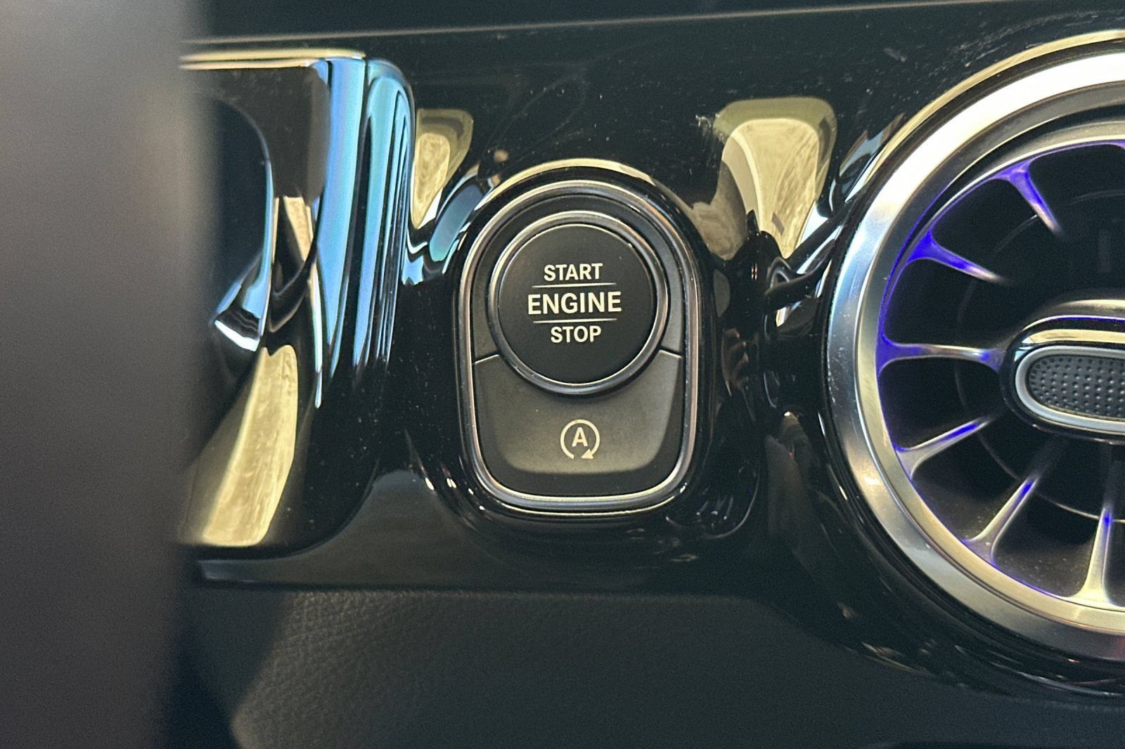 Certified 2023 Mercedes-Benz GLA 250 w/ Premium Package image 27