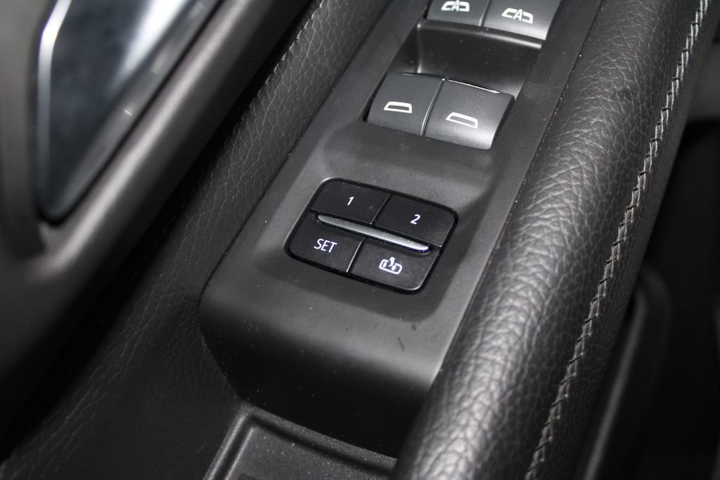 Used 2022 GMC Yukon Denali image 45