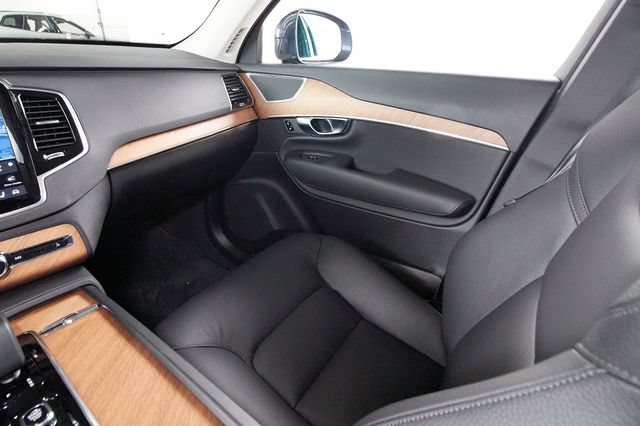 Certified 2025 Volvo XC90 B6 Plus w/ Protection Package Premier AWD/4WD image 8