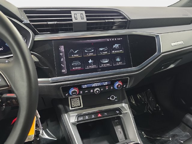 Used 2025 Audi Q3 2.0T Premium AWD/4WD image 20