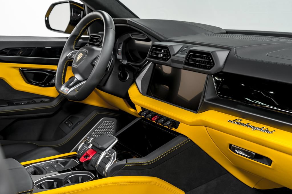 Used 2025 Lamborghini Urus S AWD/4WD image 37