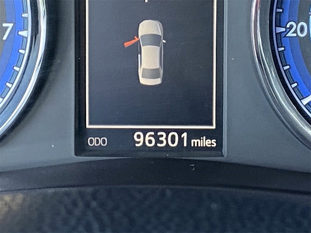 Certified 2017 Toyota Corolla SE image 33