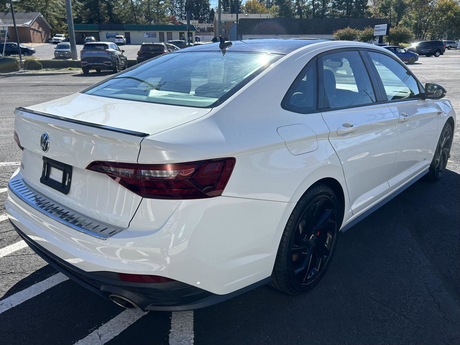 Used 2023 Volkswagen Jetta GLI Autobahn image 7