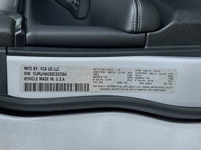 New 2025 Jeep Grand Cherokee Altitude image 31