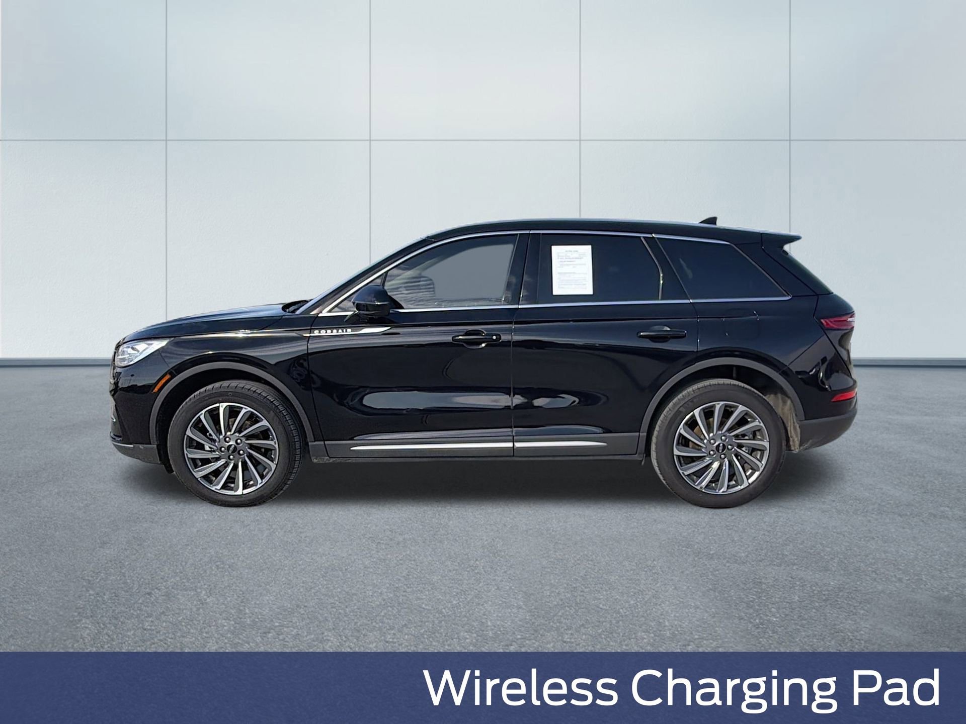 Used 2025 Lincoln Corsair Reserve image 12