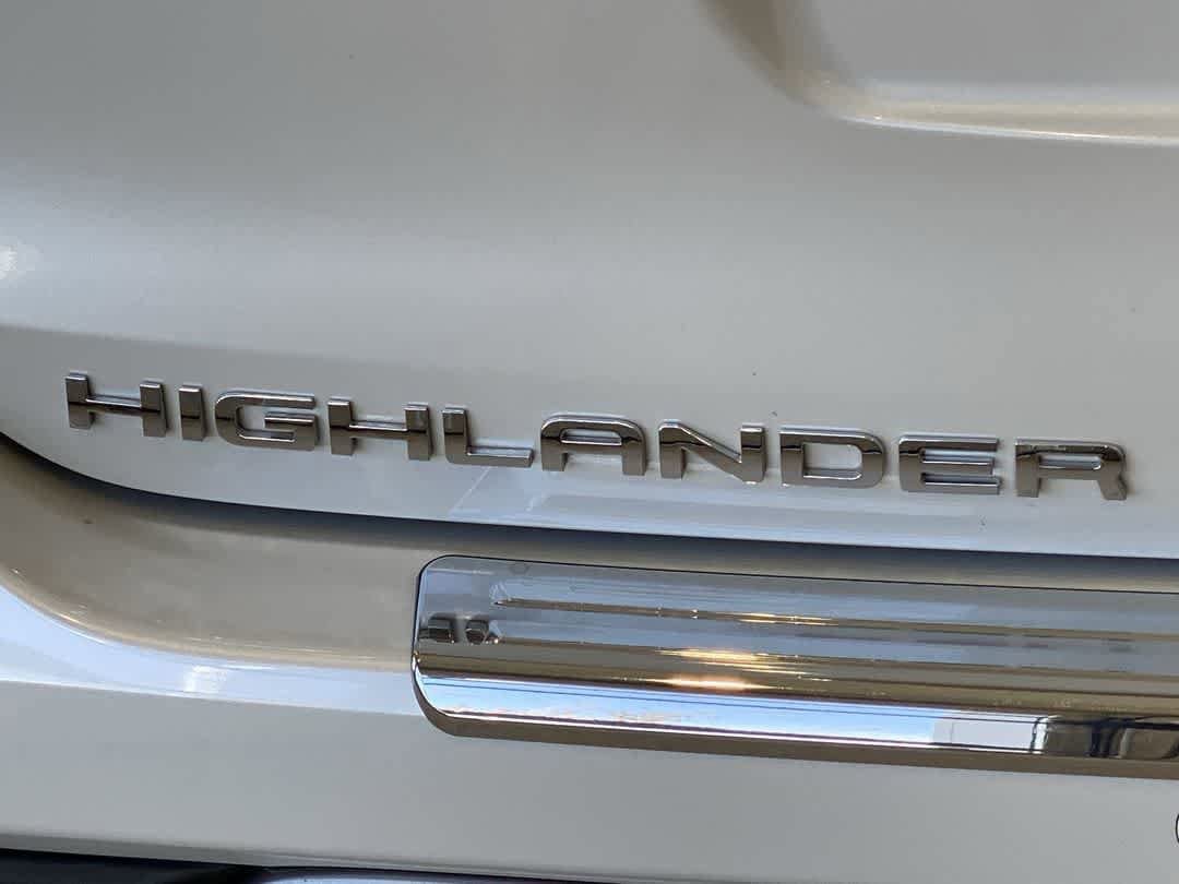Used 2024 Toyota Highlander Platinum AWD/4WD image 11