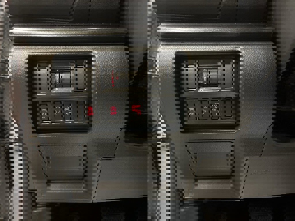 Used 2021 Subaru Crosstrek 2.5i Sport w/ Moonroof Package image 12