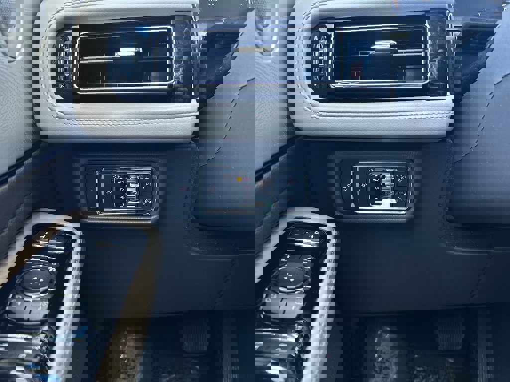 Used 2022 Lincoln Aviator Reserve w/ Equipment Group 201A image 25