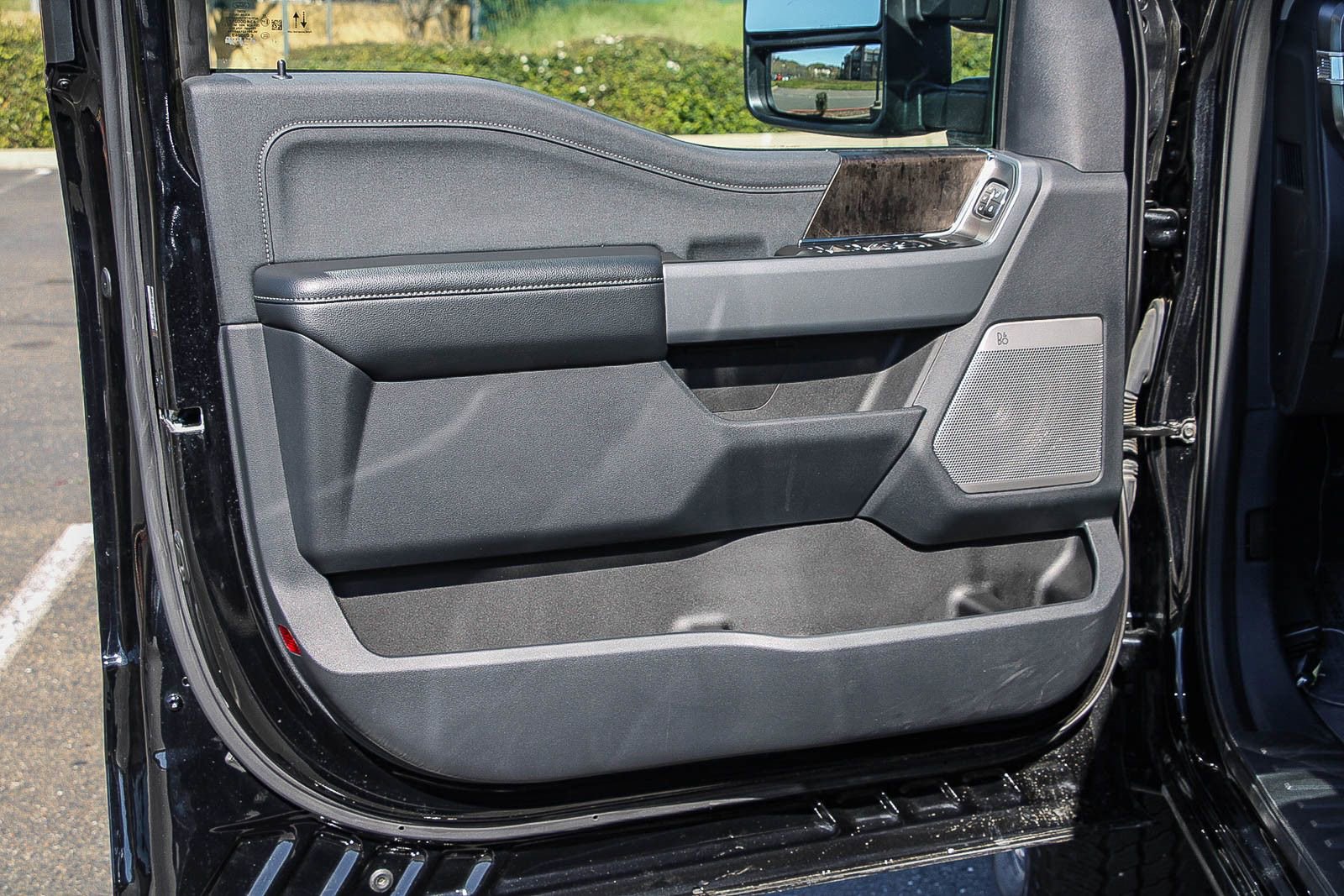 Used 2024 Ford F250 Lariat w/ Chrome Package image 18