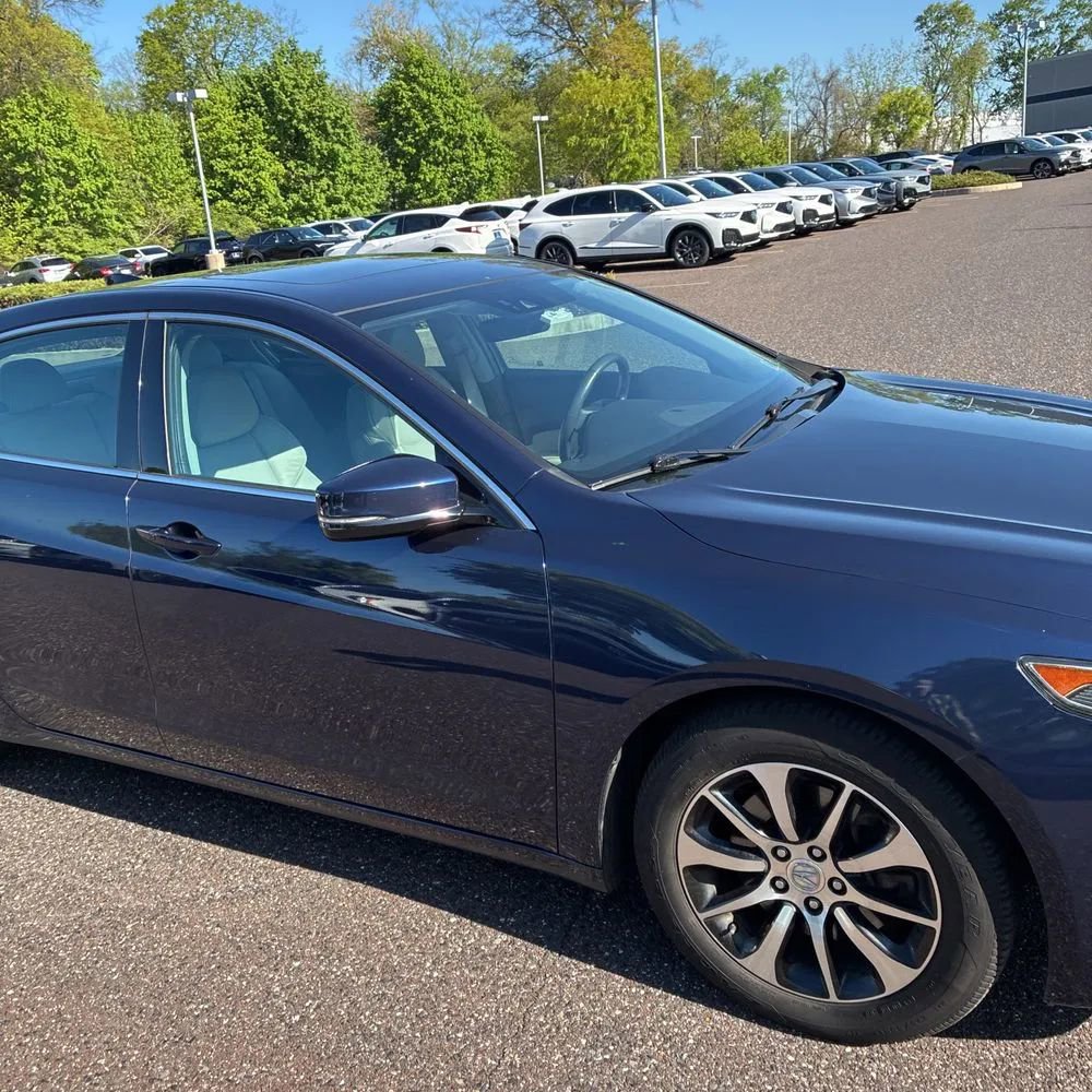 Used 2015 Acura TLX w/ Technology Package FWD image 3