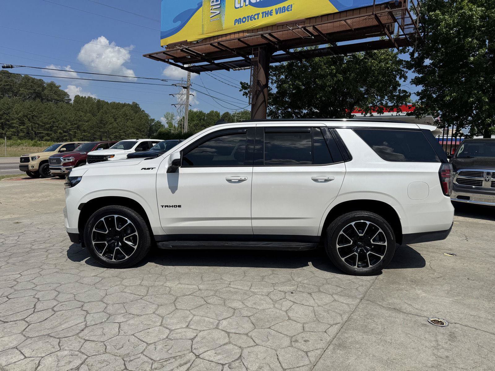 Used 2021 Chevrolet Tahoe RST w/ Luxury Package RWD image 13