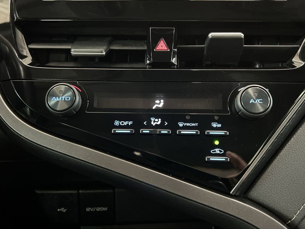 Used 2021 Toyota Camry SE w/ Convenience Package FWD image 19