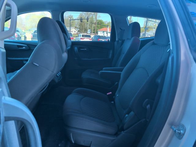 Used 2012 Chevrolet Traverse LT FWD image 24
